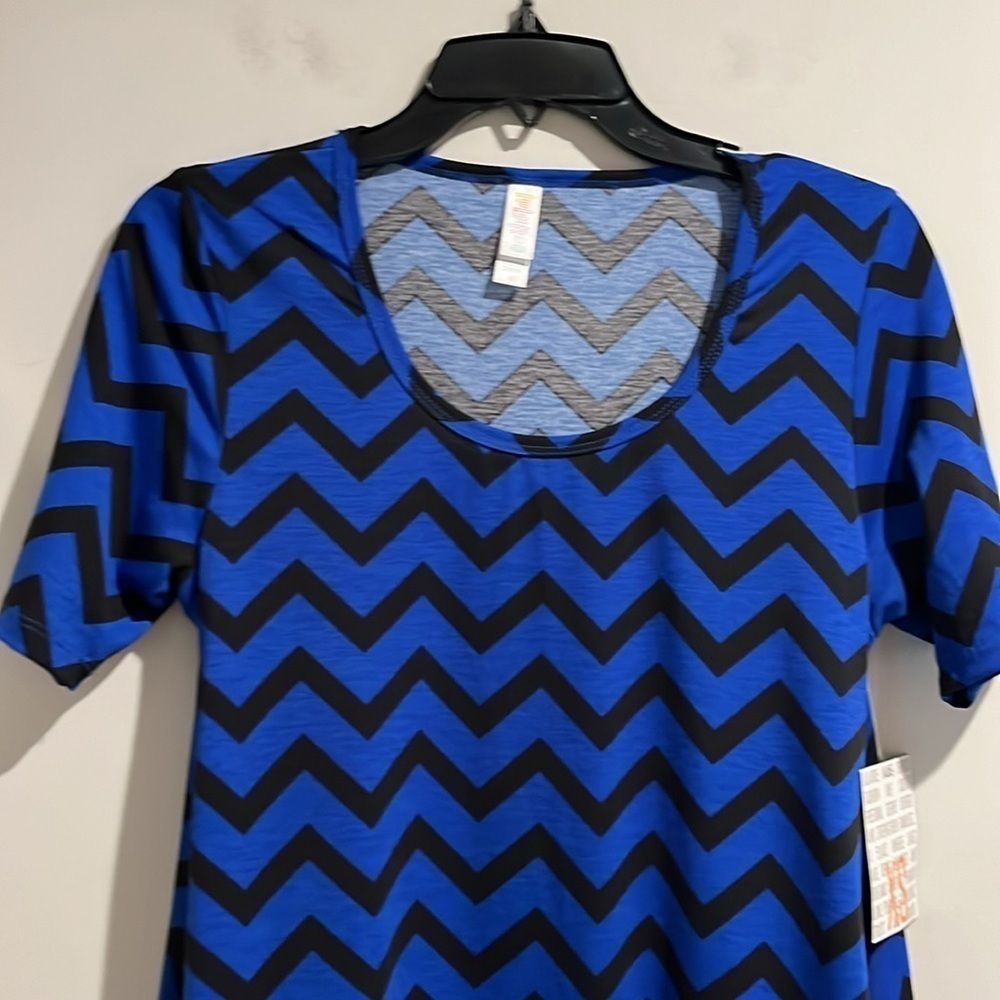 Lularoe blue black chevron top. Size XS. NWT. - Picture 2 of 6